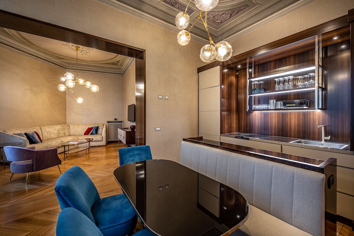 YiD Santa Maria Novella Suites apt with balcony gallery image 4