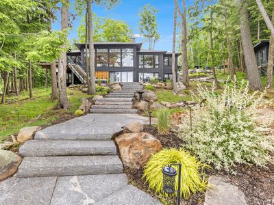 Muskoka Courtside, Lake Muskoka