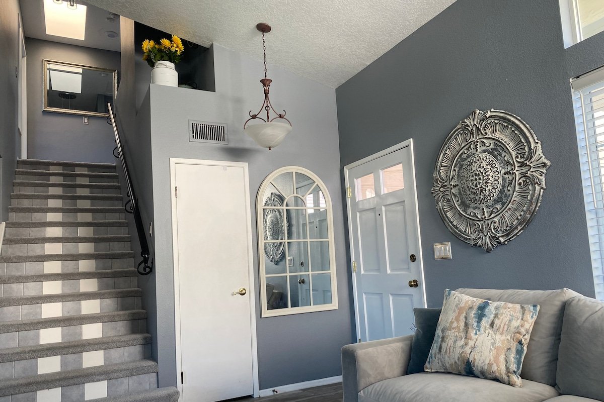 Quiet Family Friendly Home gallery image 3