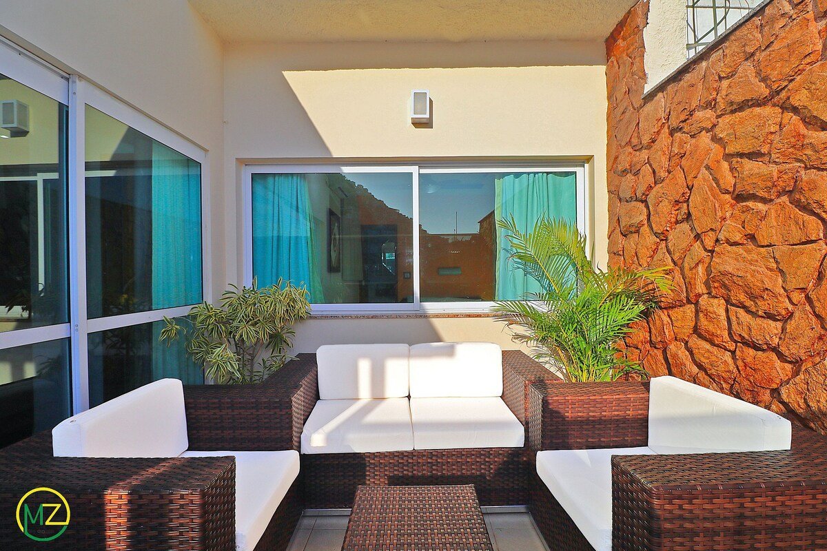 Nice penthouse with pool, close to the beach gallery image 5