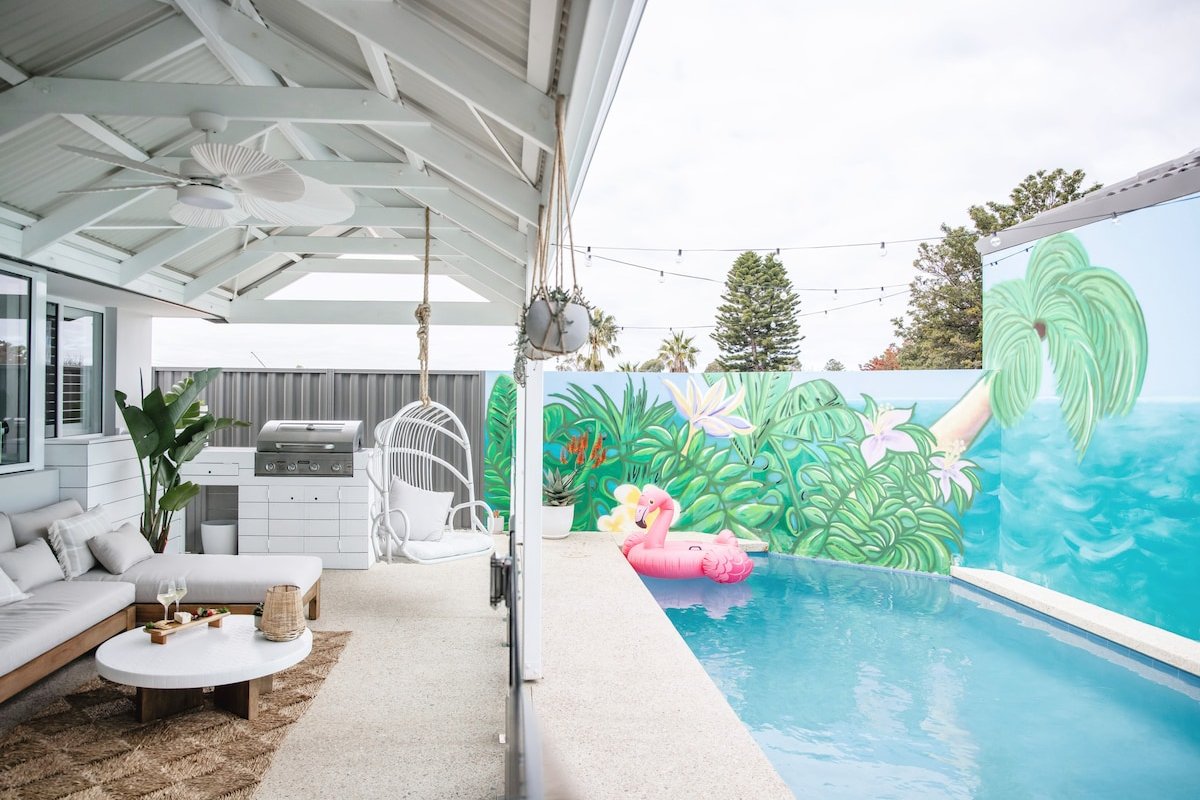 Stunning Outdoor Oasis Close to the Beach gallery image 2