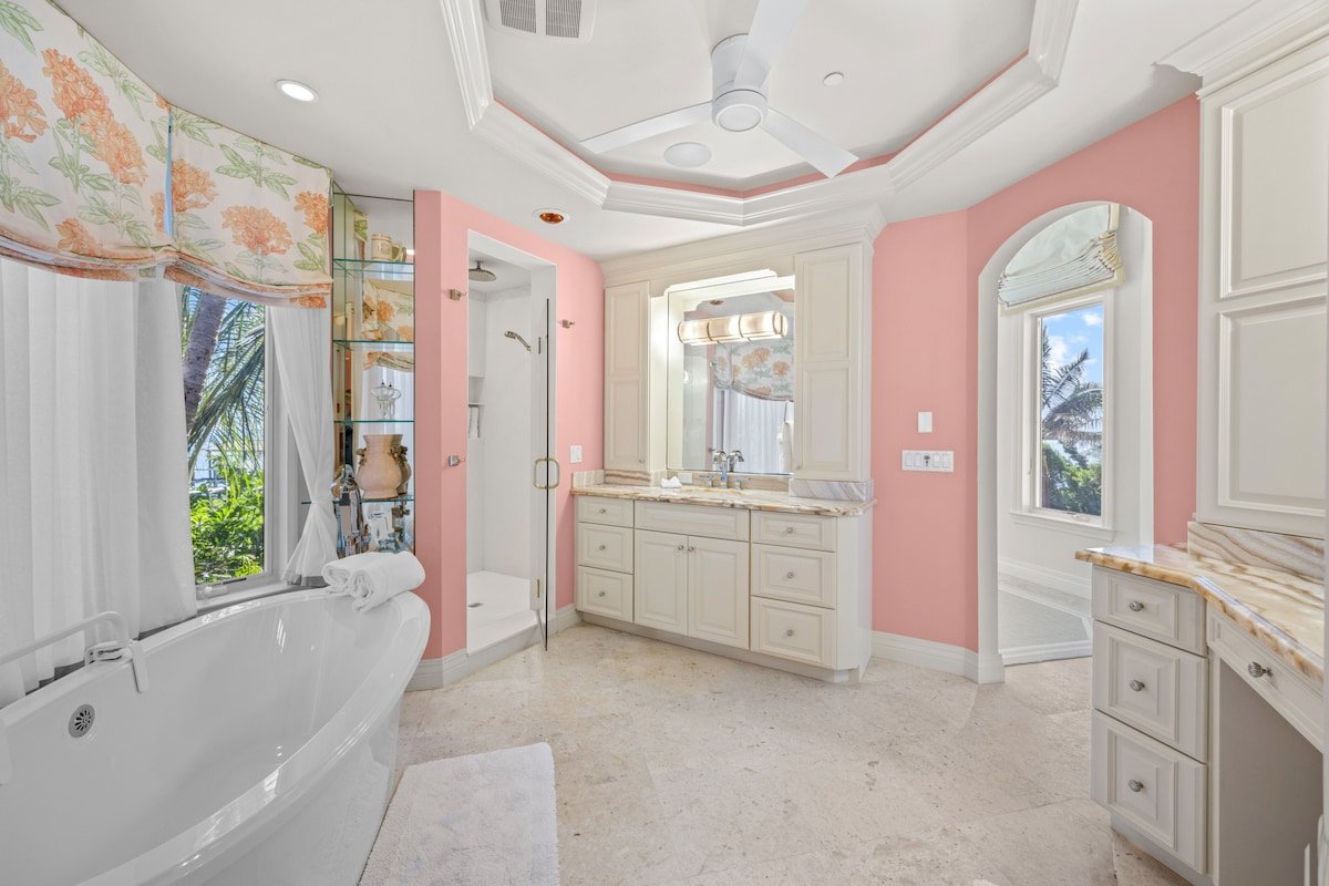 Dolphins Crossing gallery image 3