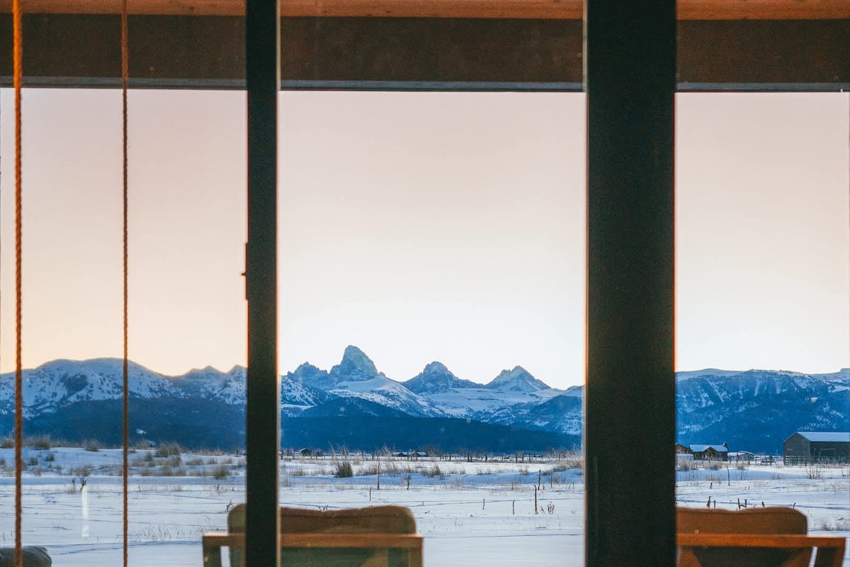 Basecamp Stays: Lux Retreat, Teton Views, 3 Acres! gallery image 3