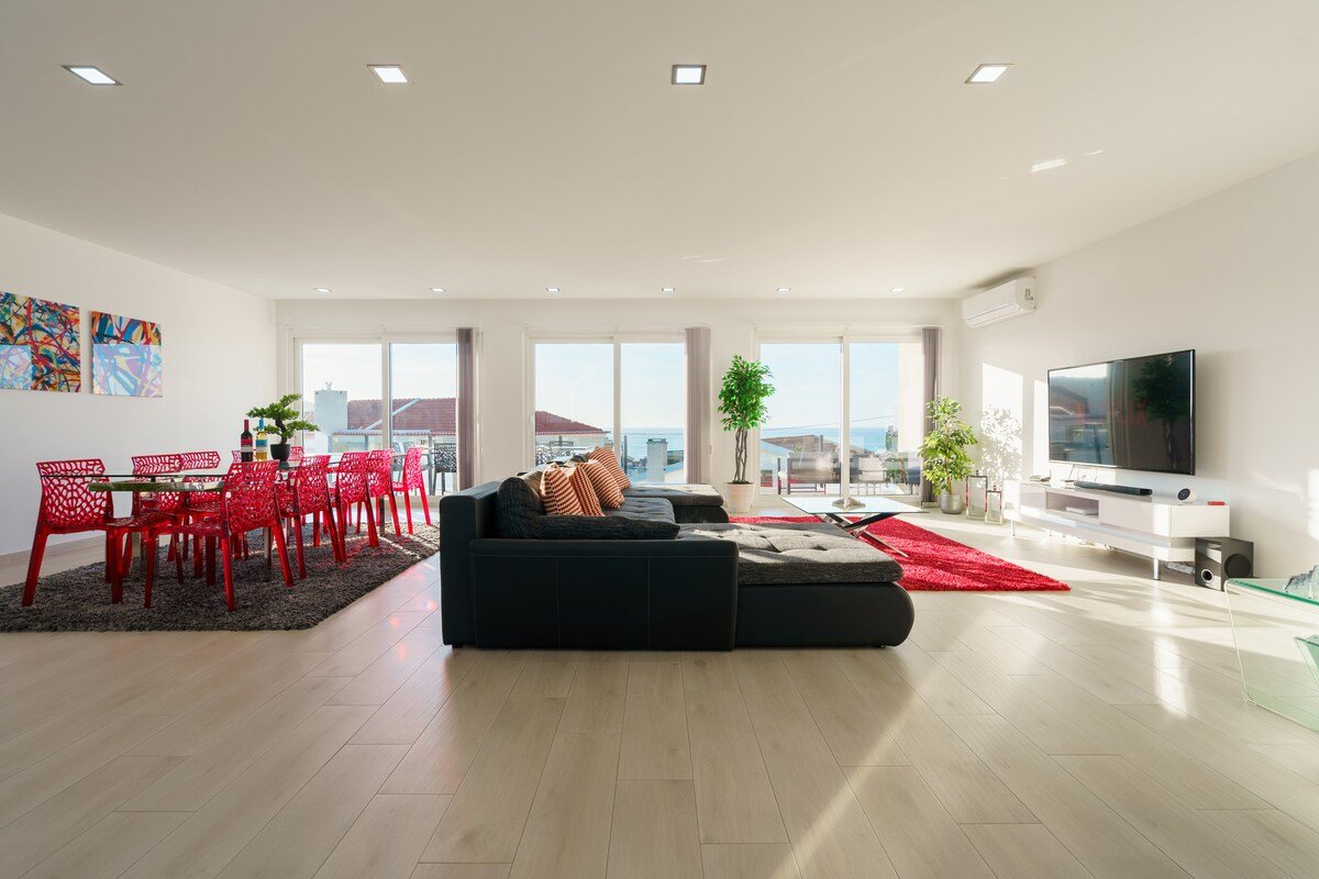 Eden Villa with jacuzzi and ocean view gallery image 4