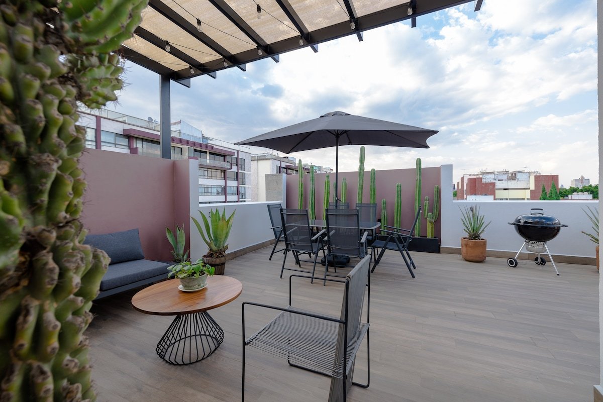 Casa KM: Style, Comfort & Private Rooftop gallery image 2