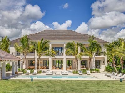 Corales 22: Luxe Golf Retreat