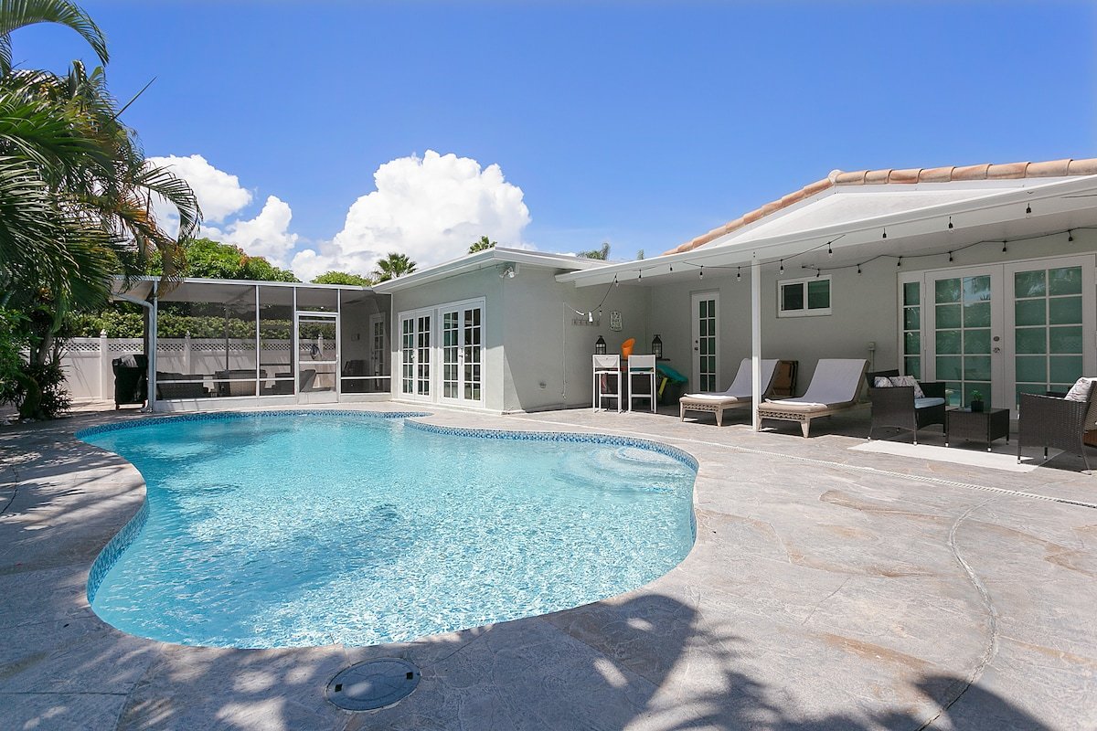Coastal Style Pool House near the Beach gallery image 3