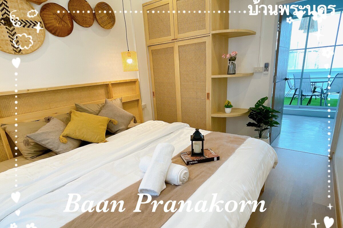 Experienced in town,big group. gallery image 2