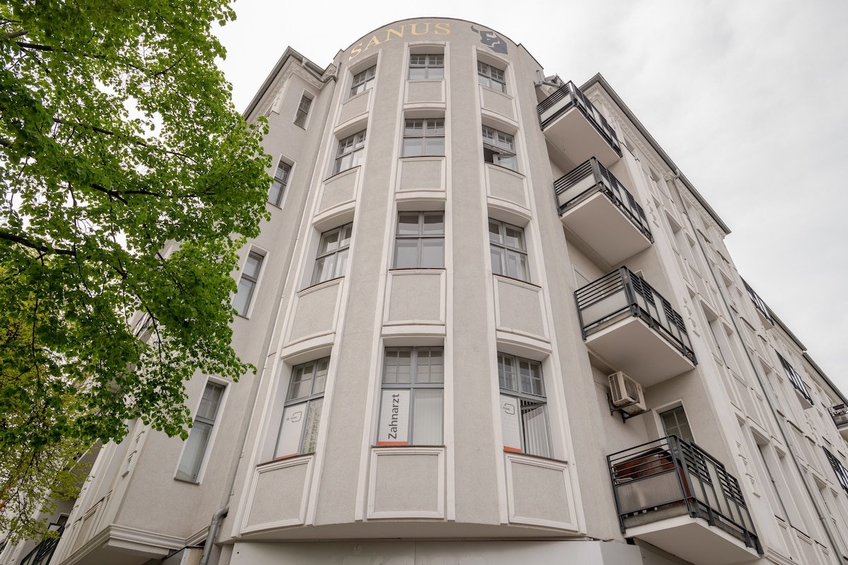 K13.2 by Rockchair | Cozy Family Apt 3 BR 2 Bth gallery image 5