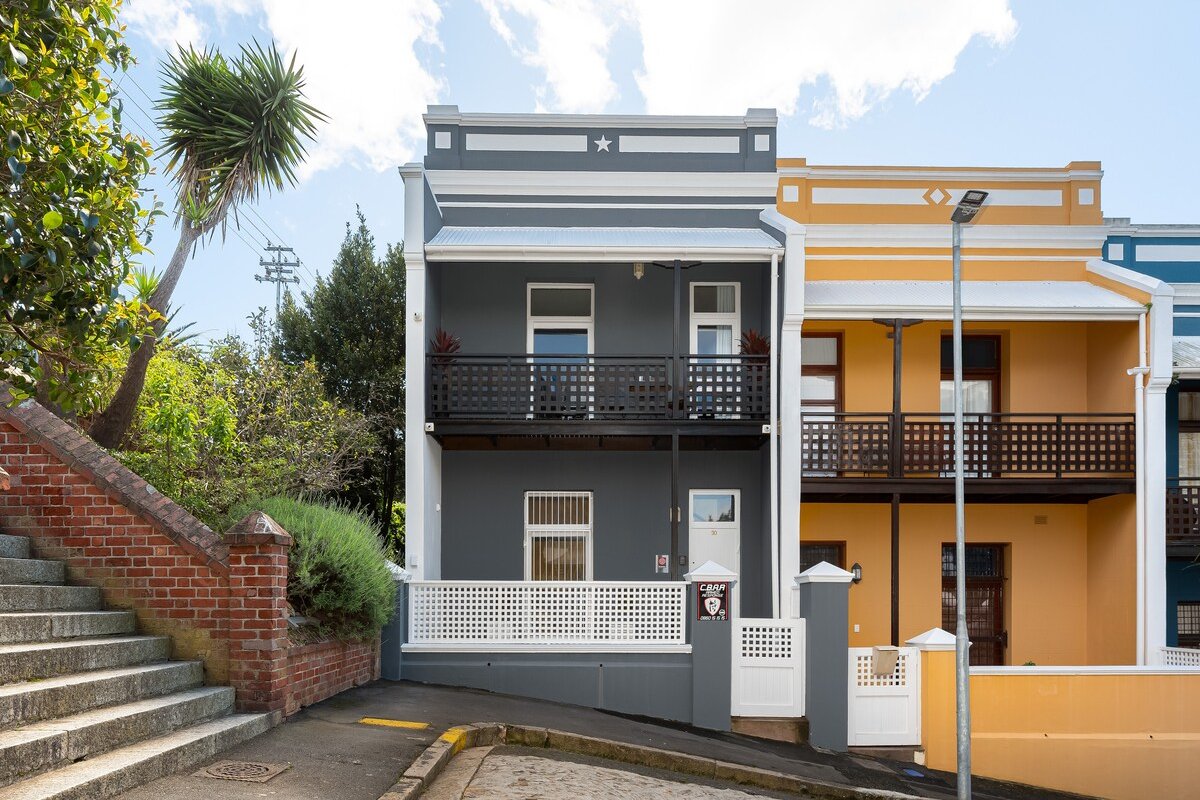 Hot jacuzzi spa in city bowl gem with mtn views gallery image 4