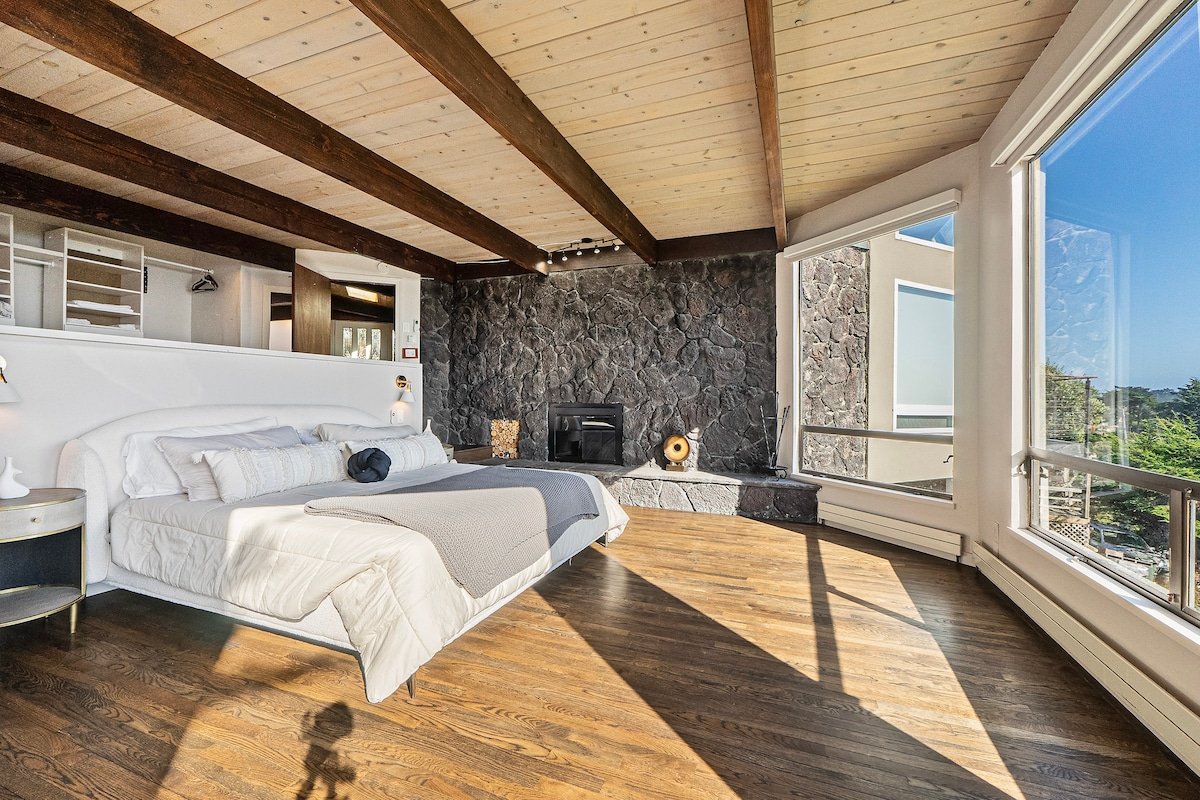 4 bed House w Stunning ocean view in Moss beach gallery image 4