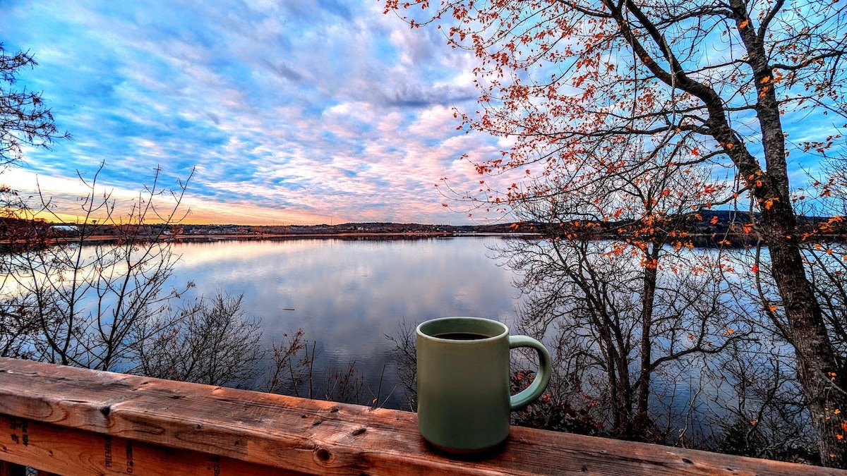 Tippetttime – Waterfront Cottage in Saint John gallery image 3
