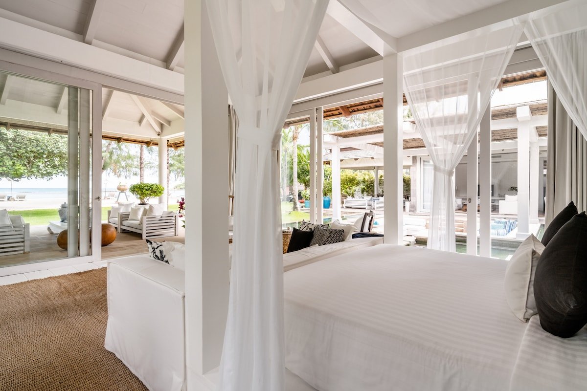 Mia Beachfront, gym, cinema, kids club, team, chef gallery image 3