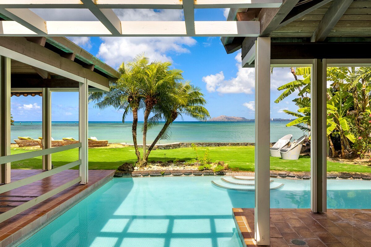 Maunalua Sunset: Oceanfront Estate w/Pool/Spa & AC gallery image 3