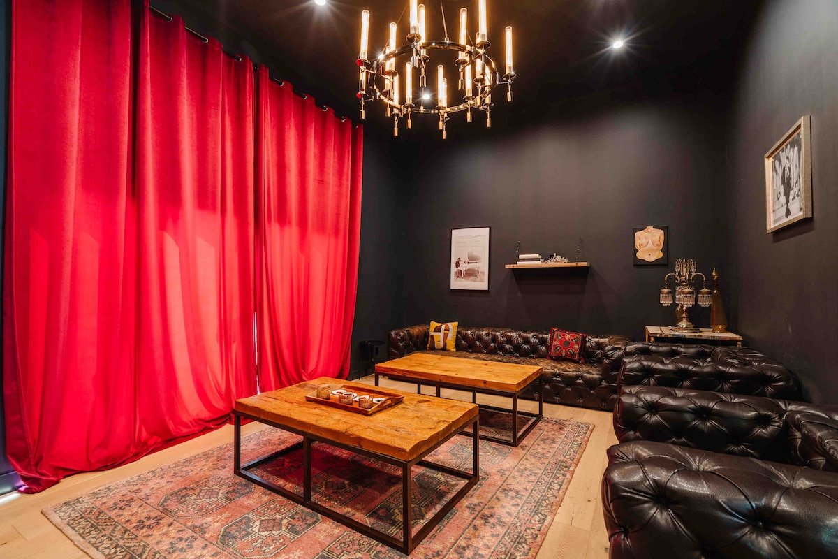 stunning contemporary oasis! gallery image 3