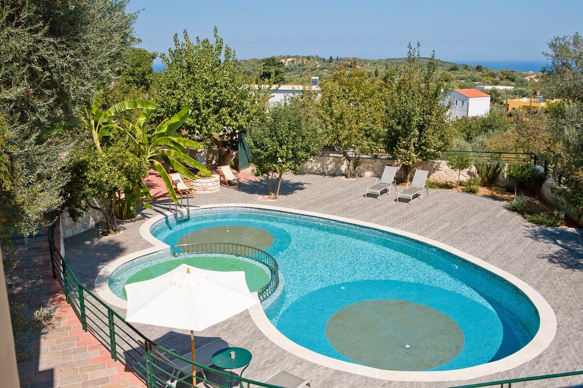 Traditional Houses 4km from the Sea for 23 persons gallery image 3