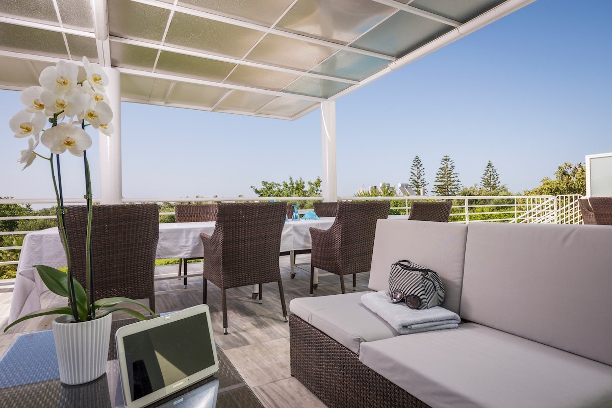 Deep Dive Pool Villa gallery image 4