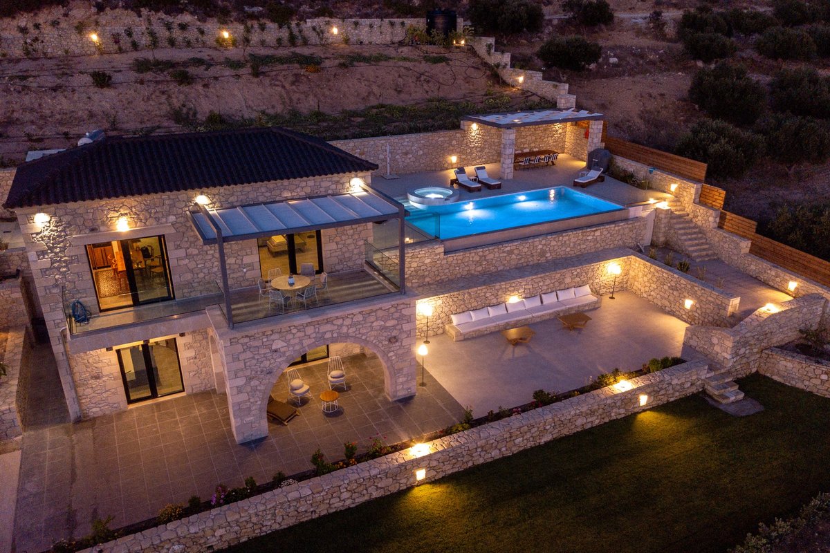 Villa Bespoke, sea view, heated pool, jacuzzi, 3BD