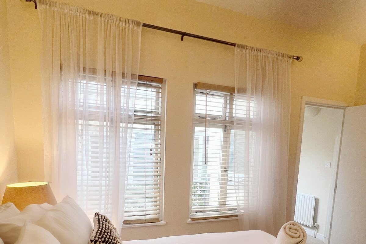 City Centre Green haven. 2 bed/2bth loft gallery image 4