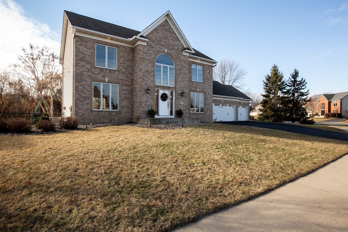 Diamond at the Pointe gallery image 2