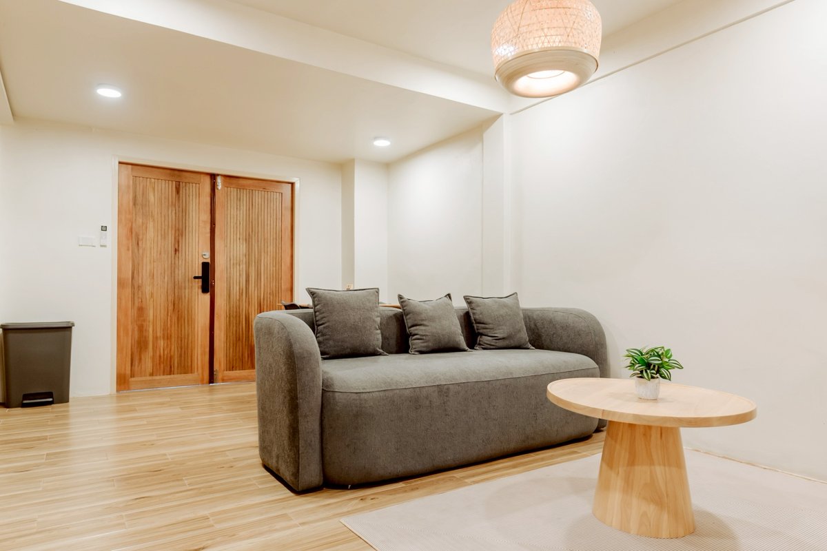 Muji House Ekkamai｜3BR for 6–10｜Near BTS & Donki