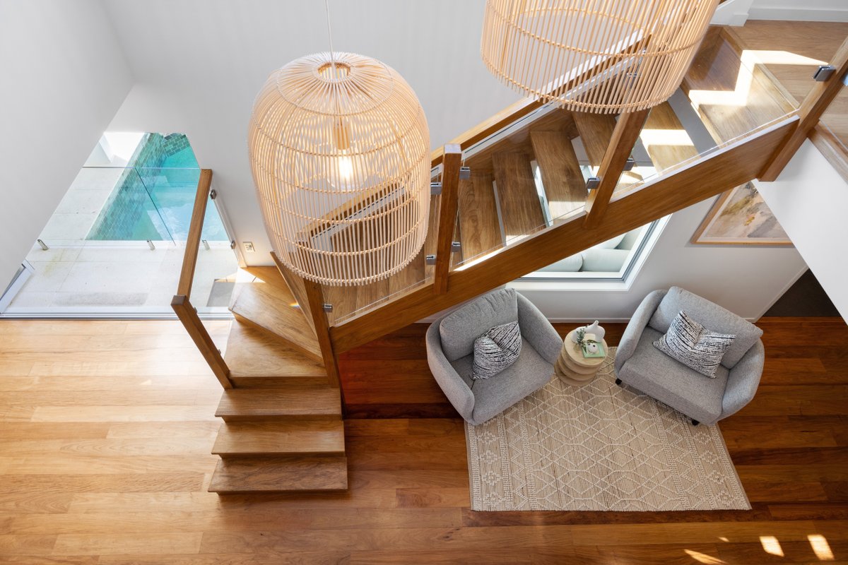 Surfside Villa – 50m to beach access, heated pool