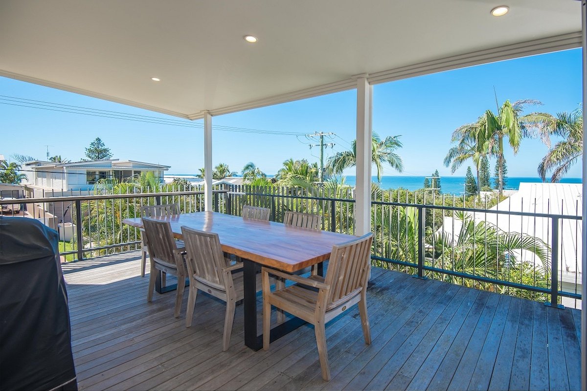 Ocean Breeze – Sunshine Beach Family Home gallery image 3