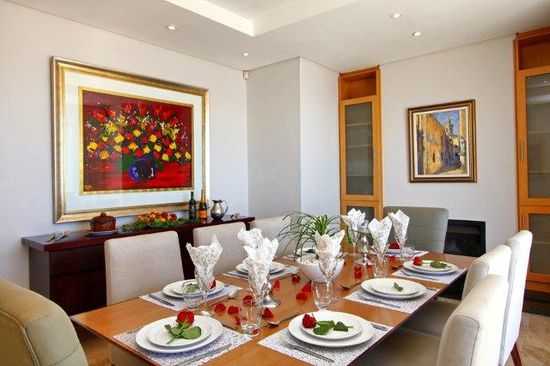 Photo 3 of Villa del Capo accommodation in Camps Bay, Cape Town with 7 bedrooms and 7 bathrooms