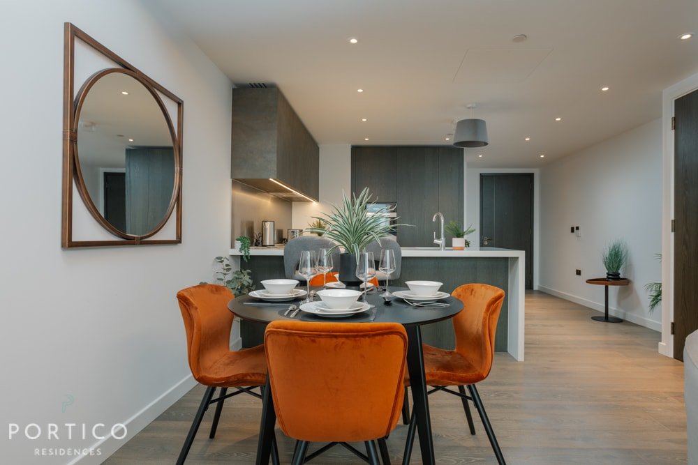 Beautiful 2 bed apartment with Pool in Nine Elms gallery image 4
