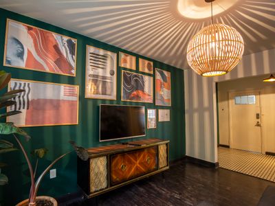 2 APT TOGETHER! GREAT LOCATION. UP TO 12 PPL!