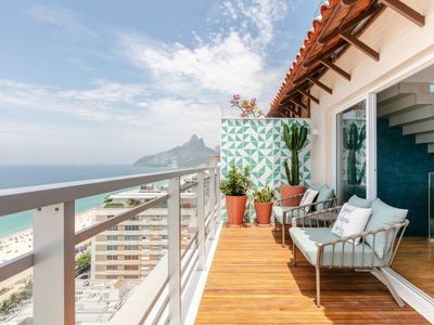 Rio089 – Triplex penthouse overlooking the sea in