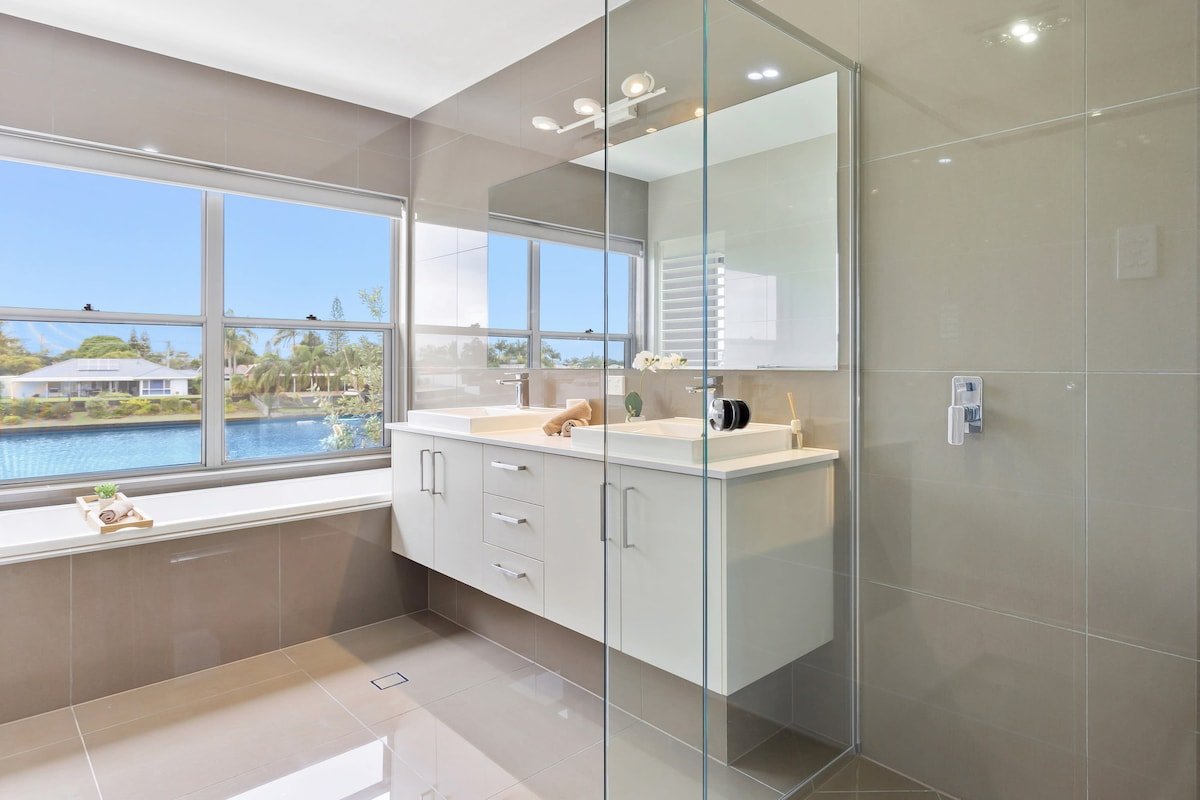 Spa|Pool|Canal Views|Paradise Tranquil Waterfront gallery image 4