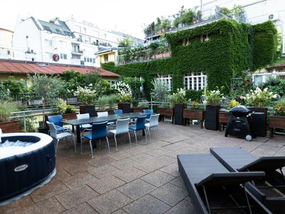 Traumhafte Wohnung &Terrasse/ Parkplatz