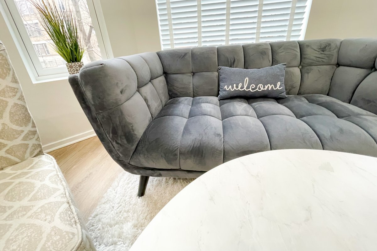 Wrigleyville Friends Unit