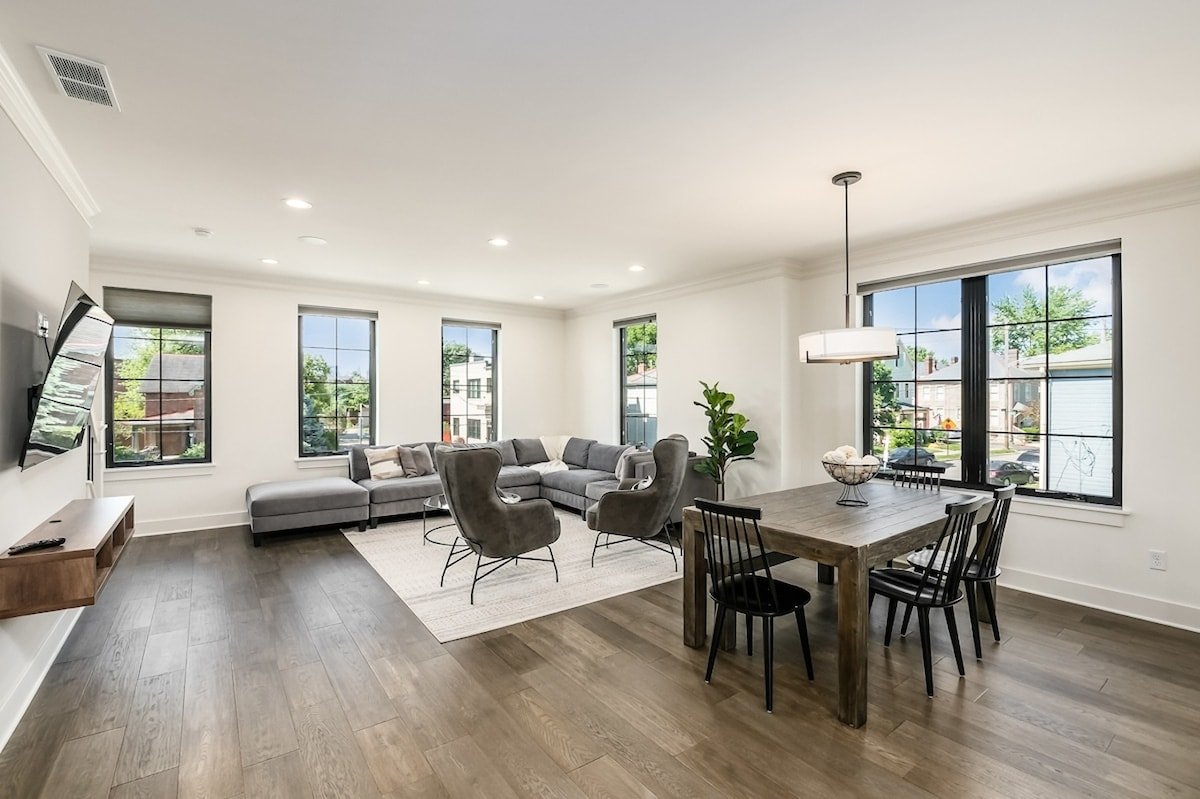 Brand New Huge Luxury Home w/ Terrace! Must See! gallery image 2