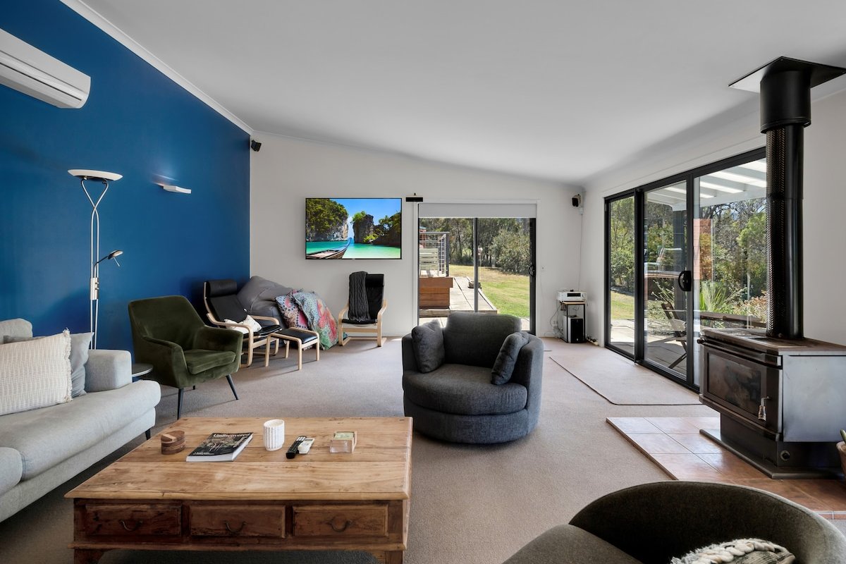 Escape to Bicheno near the bush, beach and golf gallery image 5