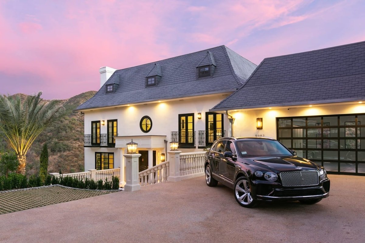 Beverly Hills Maison by Stay Awhile Villas gallery image 5