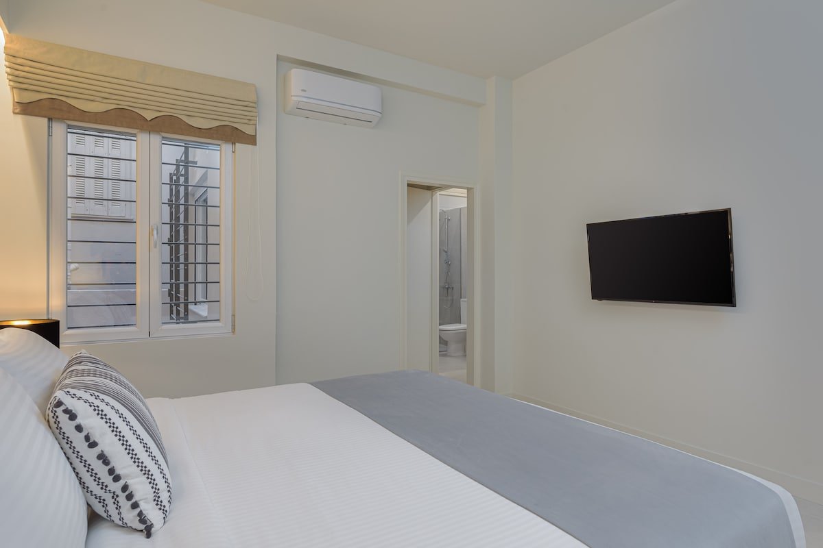 THIRAMENOUS RESIDENCE-ATHENA SUITE with Hot Tub gallery image 4