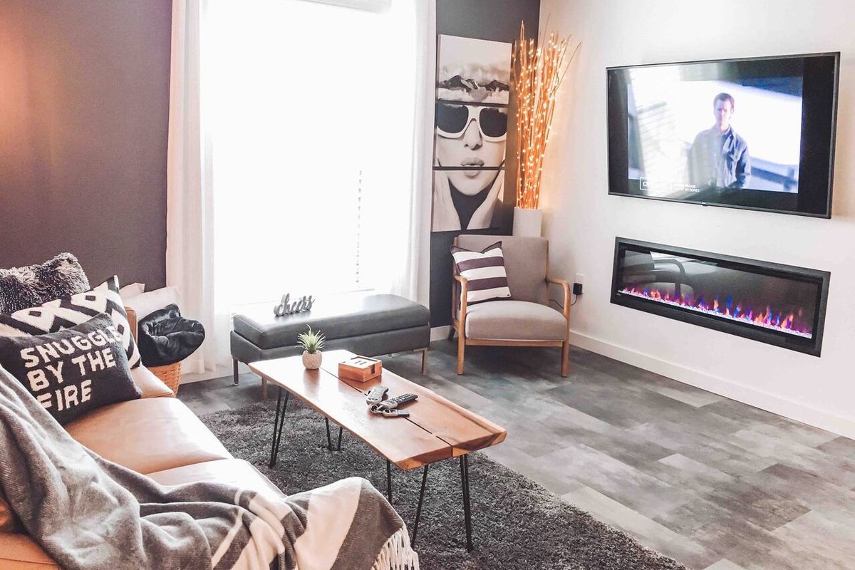 Luxe 2 Bedroom – On Music Row – Guitar Pool – Slee