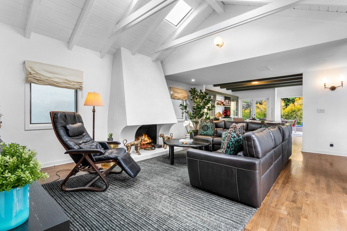 Venice Beach House w/Roof-Deck Overlooking Ocean gallery image 3