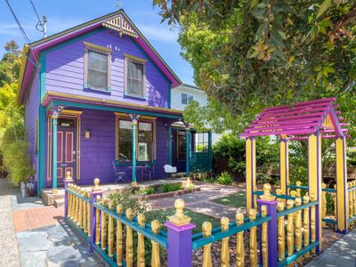 Charming 5 BD Victorian House by Beach Boardwalk