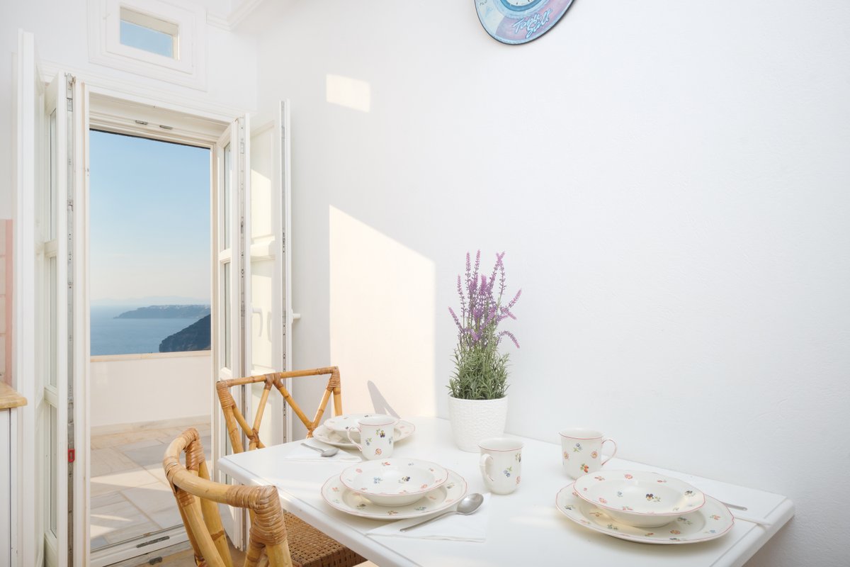 The Atlantis House – 4 Bedroom Caldera View