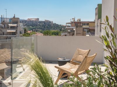 Ceramian-Building of 8 apart