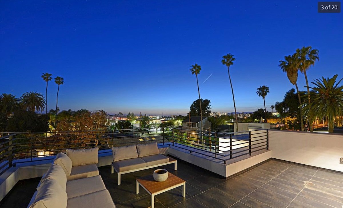 Luxurious Venice Pad with Amazing Rooftop Deck!! gallery image 5