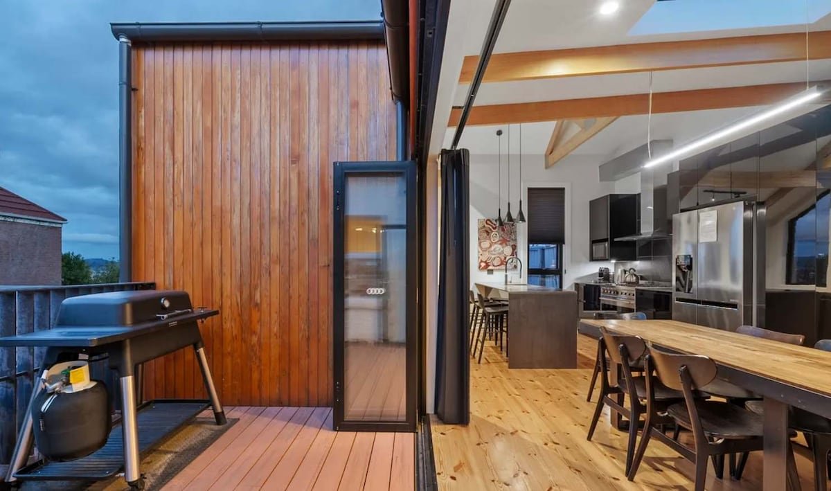 Outstanding Quality Renovation, so close to CBD. gallery image 5