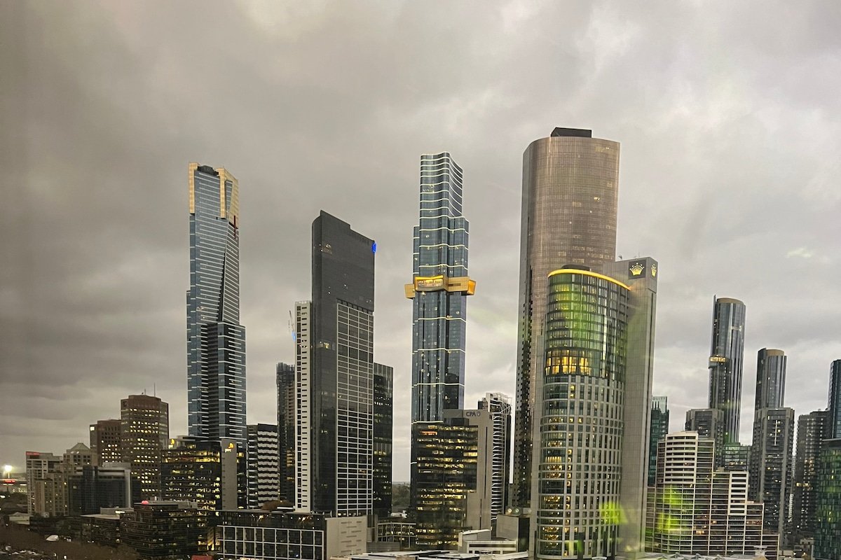 Melbourne Hot Spot – Lovely 2 Bedroom apartment gallery image 3