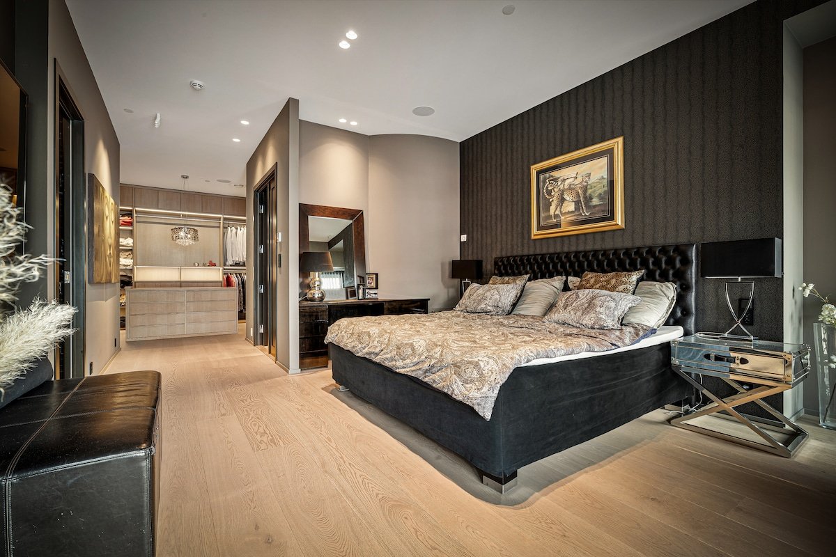 Exclusive Penthouse with Bryggen Views gallery image 5