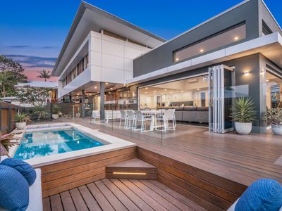 Elevation – Heated Pool & Hot Spa (no extra fees)