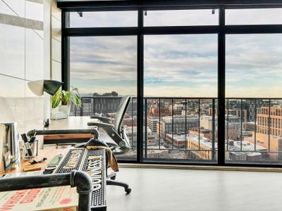 Downtown Denver Luxury 2BR w/ Gym Sauna & Parking