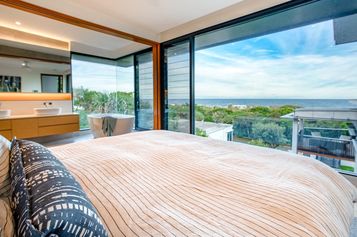 Narawi – Ocean views, heated pool, 2min to beach gallery image 2